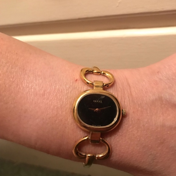 New Gold Gucci Watch - Picture 2 of 3